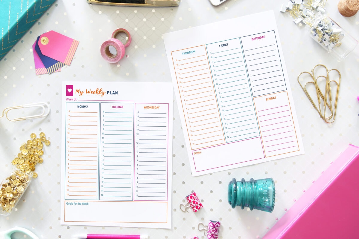 Free organizing printables for making a weekly schedule