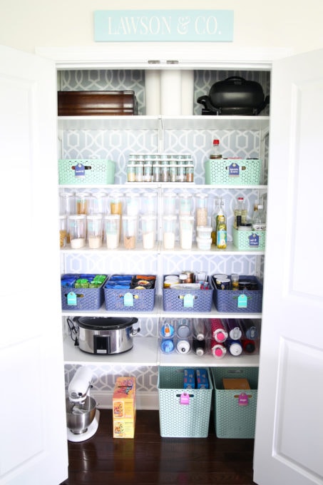 Aqua paint colors can be tough to sort through to find the perfect blend of blue and green for your space, so I'm sharing my 10 favorite aqua paint colors that will make any room feel soothing and serene! | #aqua #aquapaintcolors #aquapaint #mintpaint #mintpaintcolors #paintcolors #bestpaintcolors , Handmade Sign in Behr Clear Pond