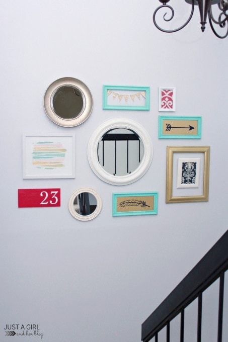 the finished gallery picture wall