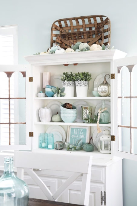 Organized China Cabinet