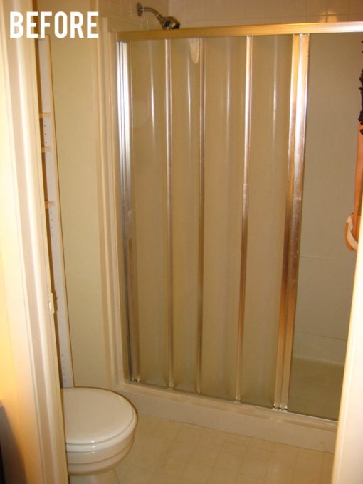 Get ideas for organizing and decorating a small house, townhouse, or condo in this helpful post that shows simple and practical DIY and organization projects that can help you maximize your space! | #smallspace #organization #townhouse #condo #smallhouse #masterbathroom #beforephoto Small Master Bathroom Before Photo