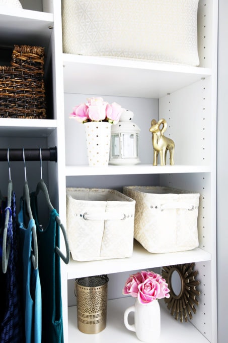Organize every room of the house with storage bins, pretty baskets, and storage tubs with these quick and easy organizing tips! | #organization #organizing #storage #storagebins #storagetubs #baskets #organized #mastercloset #closetorganization #organizedcloset #easyclosets Fabric Storage Totes in an Organized Primary Closet